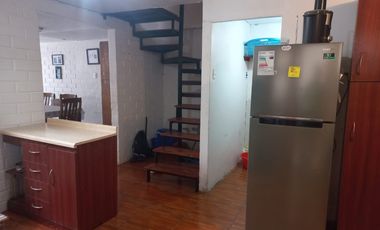 CASA SÓLIDA EN TRANQUILA ZONA DE MARÍA PINTO 1757UF