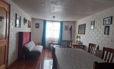 CASA SÓLIDA EN TRANQUILA ZONA DE MARÍA PINTO 1757UF