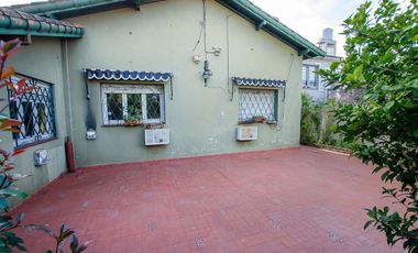 CASA TIPO CHALET EN VENTA CON PILETA Y GRAN PARQUE