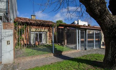 CASA TIPO CHALET EN VENTA CON PILETA Y GRAN PARQUE