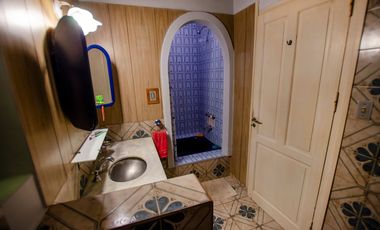 CASA TIPO CHALET EN VENTA CON PILETA Y GRAN PARQUE