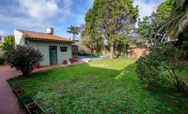 CASA TIPO CHALET EN VENTA CON PILETA Y GRAN PARQUE