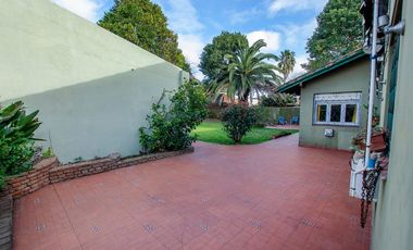 CASA TIPO CHALET EN VENTA CON PILETA Y GRAN PARQUE