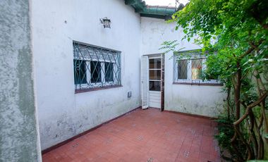 CASA TIPO CHALET EN VENTA CON PILETA Y GRAN PARQUE