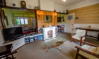 CASA TIPO CHALET EN VENTA CON PILETA Y GRAN PARQUE