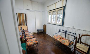 CASA TIPO CHALET EN VENTA CON PILETA Y GRAN PARQUE