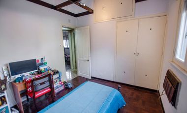 CASA TIPO CHALET EN VENTA CON PILETA Y GRAN PARQUE