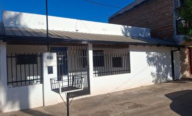 Casa a la venta en 12 de octubre al 1700- Goya