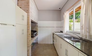 DEPTO 3 AMBIENTES VENTA ADROGUE EDIFICIO CATEGORIA