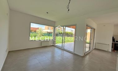 Casa en alquiler de dos dormitorios en Casas de Santa María