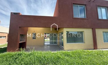 Casa en alquiler de dos dormitorios en Casas de Santa María