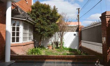 Venta PH tipo casa 4 ambiente Valentín Alsina.