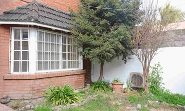 Venta PH tipo casa 4 ambiente Valentín Alsina.