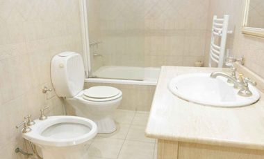 Venta PH tipo casa 4 ambiente Valentín Alsina.