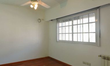 Venta PH tipo casa 4 ambiente Valentín Alsina.