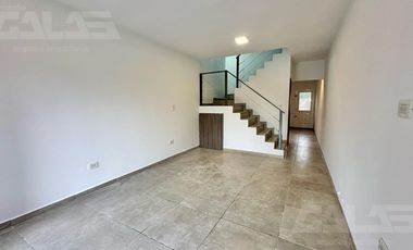 DÚPLEX | 3 AMBIENTES | PATIO CON PARQUE | IMPECABLE | COCHERA DOBLE | ITUZAINGÓ SUR