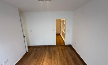 VENTA-CASA-INTERNO UNICO-DOS DORMITORIOS-MUY LUMINOSO-SARGENTO CABRAL