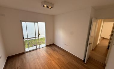 VENTA-CASA-INTERNO UNICO-DOS DORMITORIOS-MUY LUMINOSO-SARGENTO CABRAL