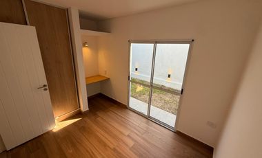 VENTA-CASA-INTERNO UNICO-DOS DORMITORIOS-MUY LUMINOSO-SARGENTO CABRAL