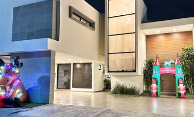 Casa Amueblada en Venta en Fraccionamiento Las Palmas, Medellín, Veracruz.