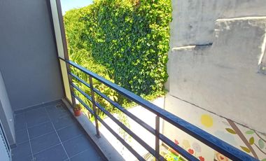 Disponible para Abril, Departamento a pocas cuadras del centro.-