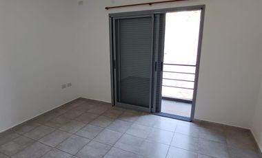 Disponible para Abril, Departamento a pocas cuadras del centro.-