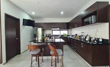 Casa en VENTA en Lomas del mar | CON PANELES SOLARES y SEMIAMUEBLADA