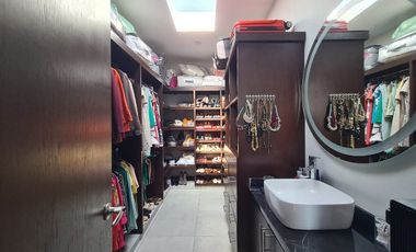 Casa en VENTA en Lomas del mar | CON PANELES SOLARES y SEMIAMUEBLADA