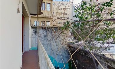 Departamento en Arriendo en Frente a Parque Forestal y a pasos de Metro Bellas Artes