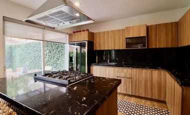 CASA EN VENTA ZONA BOSQUES TRES MARÍAS