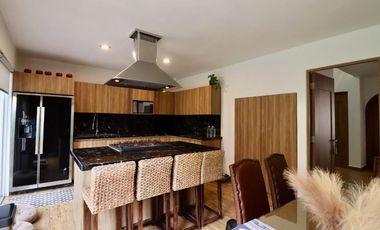CASA EN VENTA ZONA BOSQUES TRES MARÍAS