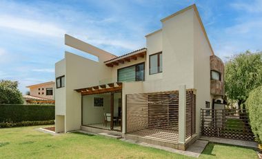 Hermosa residencia en condominio y vigilancia
