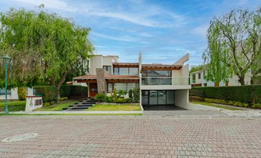 Hermosa residencia en condominio y vigilancia