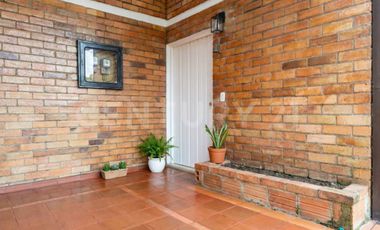 VENDO CASA  EN  SENDEROS DE CHIA