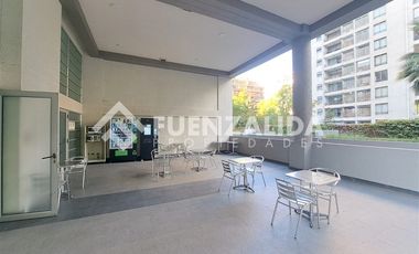 Oficina en Arriendo en Av.Apoquindo / Badajoz / Carlos Martel