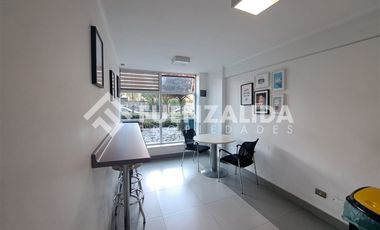 Oficina en Arriendo en Av.Apoquindo / Badajoz / Carlos Martel