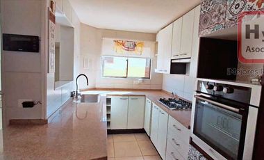 EN MICROBARRIO EN LA FLORIDA ALTO, MARAVILLOSA VISTA DE STGO