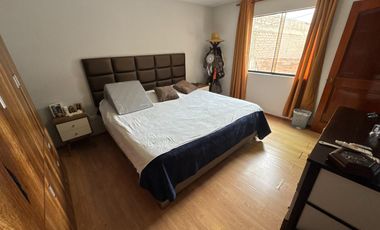 Se Vende Propiedad (Incluye 3 Departamentos) En Los Cedros De Villa.