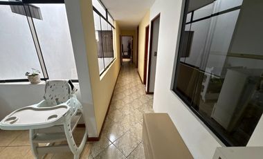 Se Vende Propiedad (Incluye 3 Departamentos) En Los Cedros De Villa.