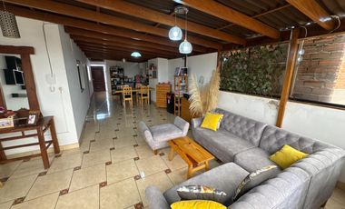 Se Vende Propiedad (Incluye 3 Departamentos) En Los Cedros De Villa.