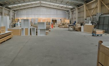 Complejo Industrial en Venta Pillanlelbún, 5.500m2