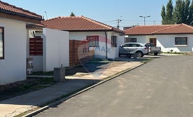 Casi nueva en Cond. 3D 3B, Patio con Quincho.