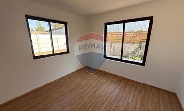 Casi nueva en Cond. 3D 3B, Patio con Quincho.