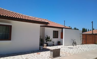 Casi nueva en Cond. 3D 3B, Patio con Quincho.