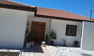 Casi nueva en Cond. 3D 3B, Patio con Quincho.
