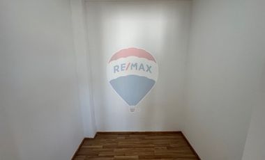 Casi nueva en Cond. 3D 3B, Patio con Quincho.