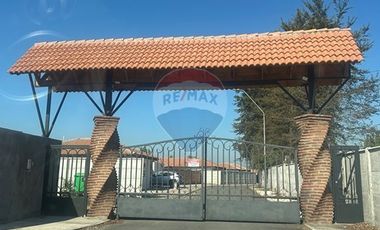 Casi nueva en Cond. 3D 3B, Patio con Quincho.