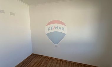 Casi nueva en Cond. 3D 3B, Patio con Quincho.