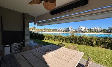 Lagoon Pilar, Crystal Lagoon | Venta | Departamento de 4 ambientes con jardín y vista a la laguna