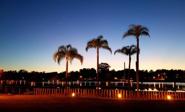 Lagoon Pilar, Crystal Lagoon | Venta | Departamento de 4 ambientes con jardín y vista a la laguna